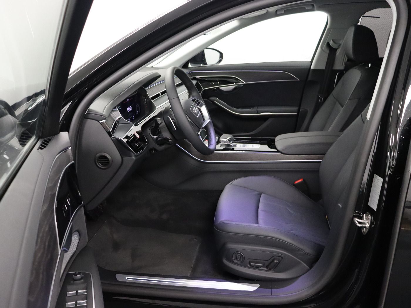 Fahrzeugabbildung Audi A8 lang 60 TFSI e quattro |Matrix|Luft|Pano|B&O