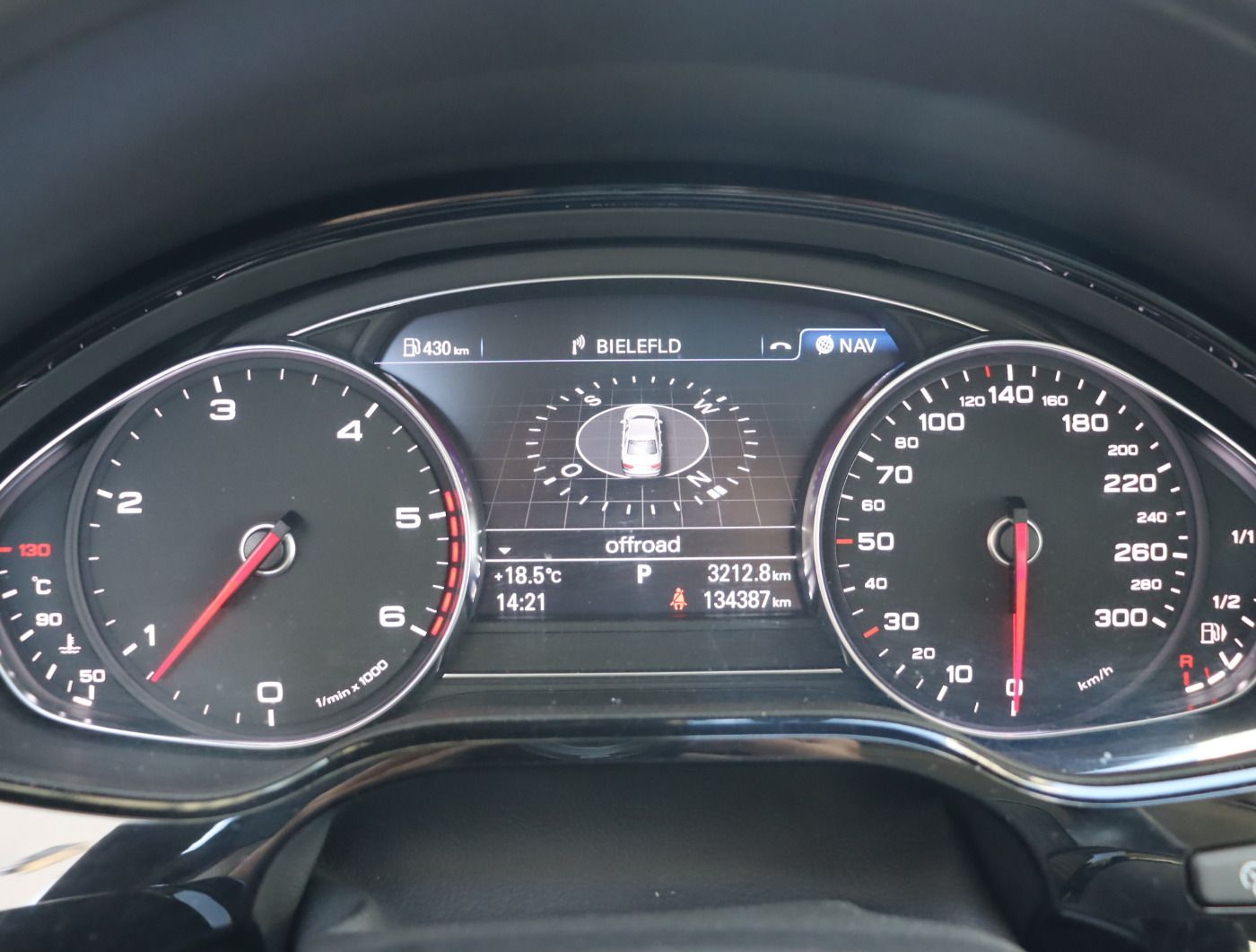 Fahrzeugabbildung Audi A8 3.0 TDI quattro tiptronic |Luft|4xSHZ|ACC|STH