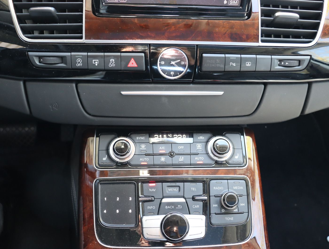 Fahrzeugabbildung Audi A8 3.0 TDI quattro tiptronic |Luft|4xSHZ|ACC|STH