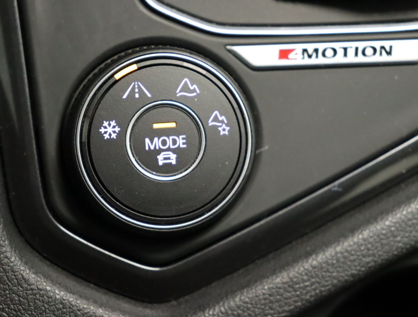 Fahrzeugabbildung Volkswagen Tiguan Allspace 2.0 TDI 4M DSG Highline Navi AHK