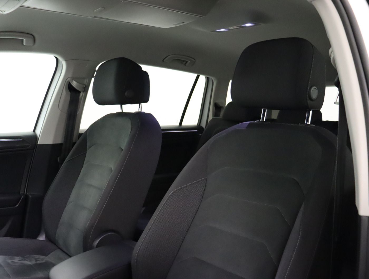 Fahrzeugabbildung Volkswagen Tiguan Allspace 2.0 TDI 4M DSG Highline Navi AHK