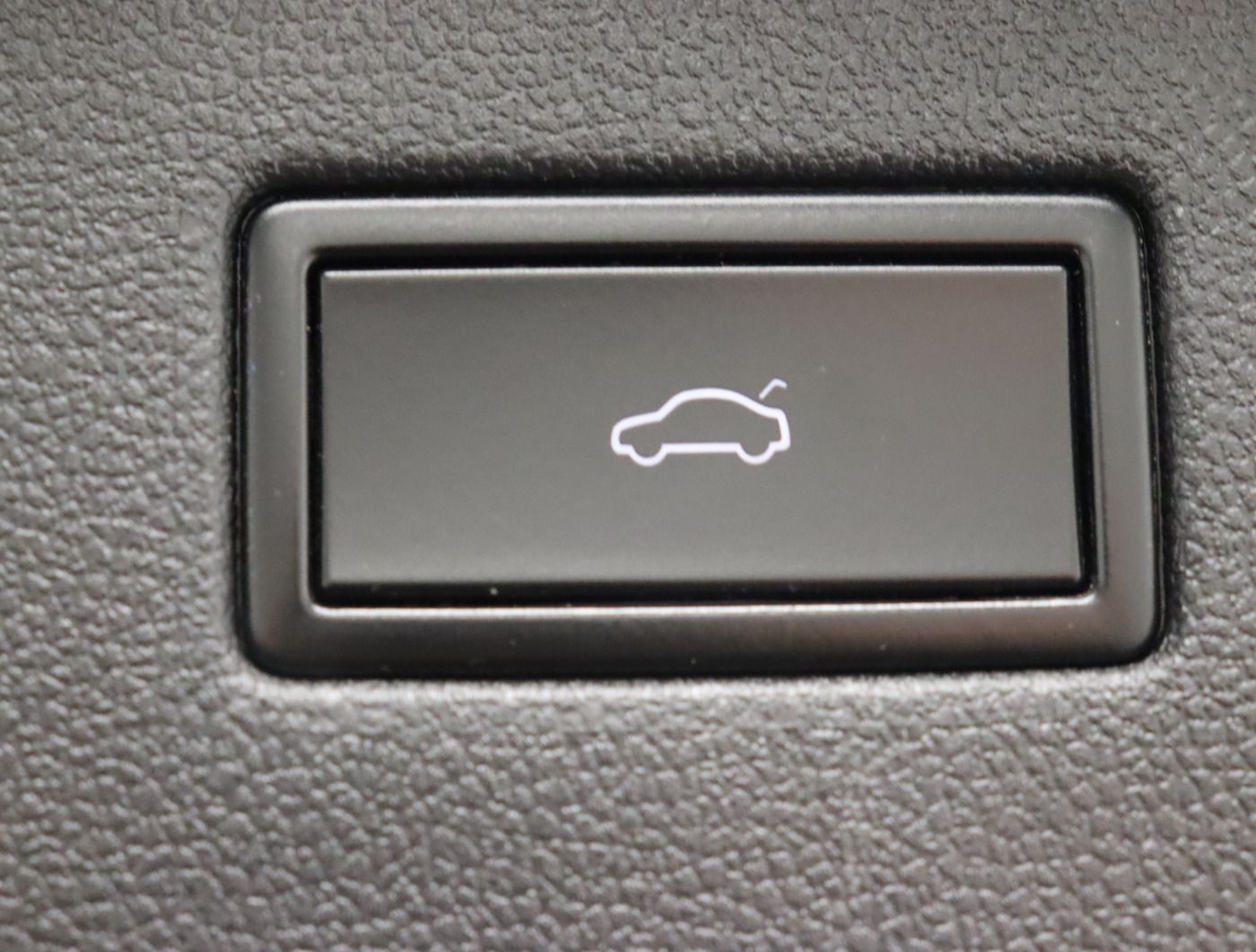 Fahrzeugabbildung Volkswagen Tiguan Allspace 2.0 TDI 4M DSG Highline Navi AHK