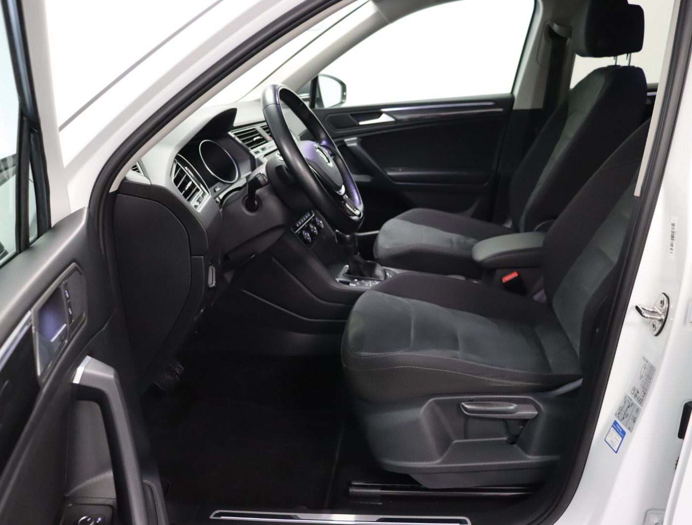Fahrzeugabbildung Volkswagen Tiguan Allspace 2.0 TDI 4M DSG Highline Navi AHK