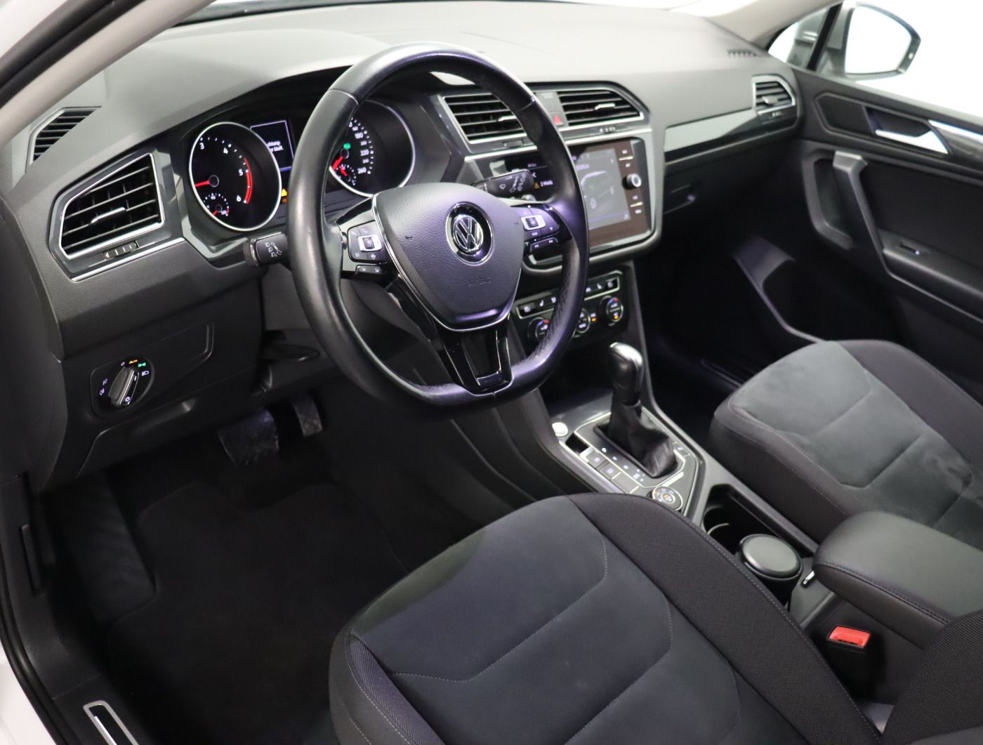 Fahrzeugabbildung Volkswagen Tiguan Allspace 2.0 TDI 4M DSG Highline Navi AHK
