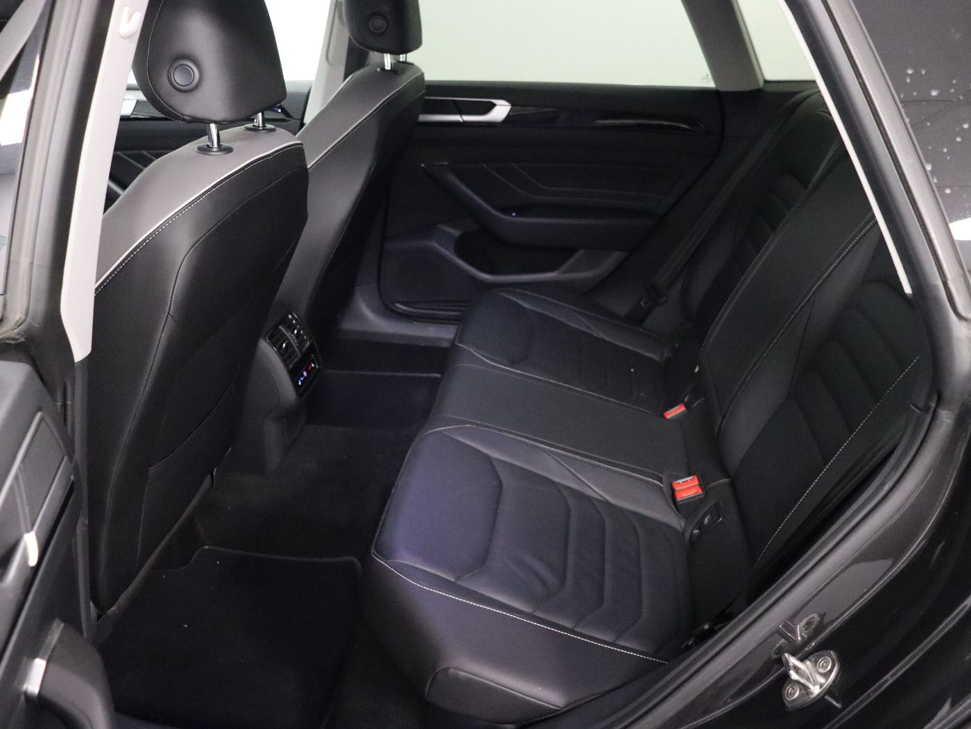Fahrzeugabbildung Volkswagen Arteon Shootingbrake 2.0 TDI DSG 4Motion |AHK|LM