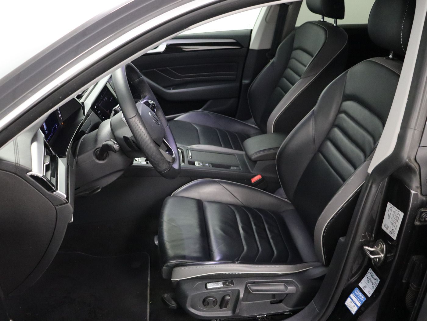 Fahrzeugabbildung Volkswagen Arteon Shootingbrake 2.0 TDI DSG 4Motion |AHK|LM