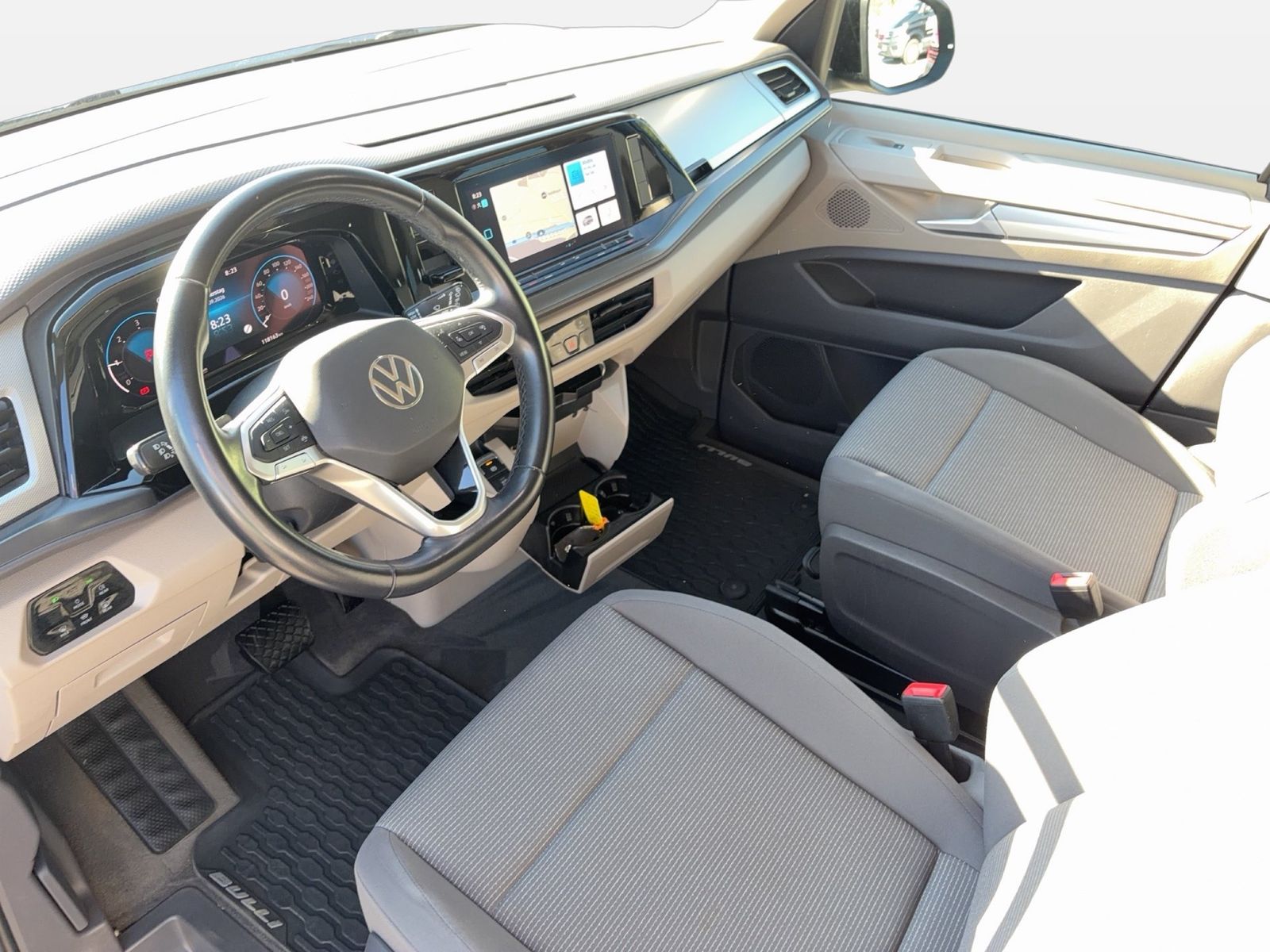 Fahrzeug autohaus mense Fahrzeugabbildung Volkswagen Multivan T7 Basis TDI LÜ 110 kW DSG CarPlay LED - mit KI generiert/bearbeitet