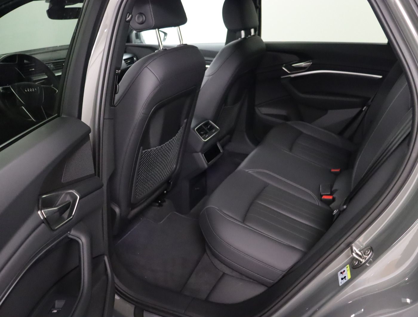 Fahrzeugabbildung Audi Q8 e-tron 55 quattro advanced |Matrix|Luft|LED