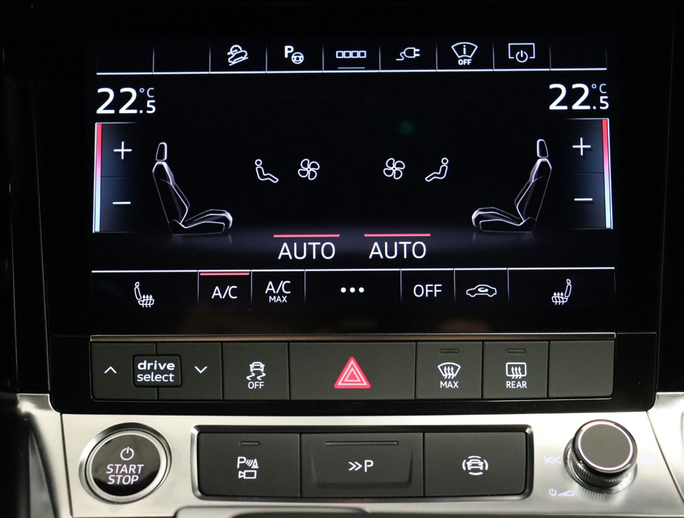 Fahrzeugabbildung Audi Q8 e-tron 55 quattro advanced |Matrix|Luft|LED