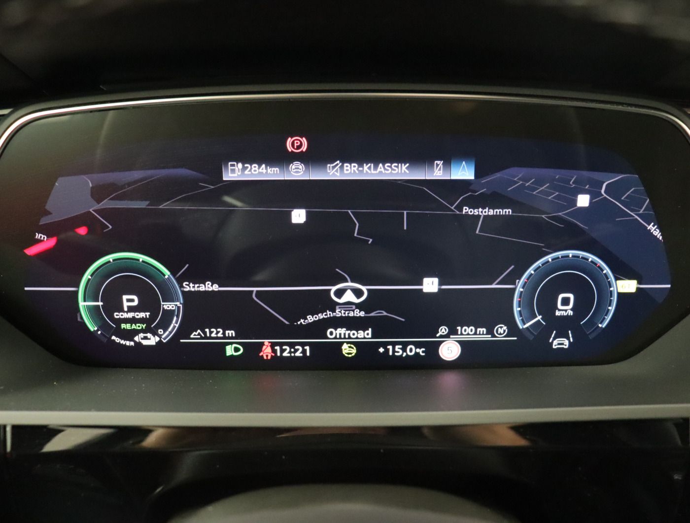Fahrzeugabbildung Audi Q8 e-tron 55 quattro advanced |Matrix|Luft|LED