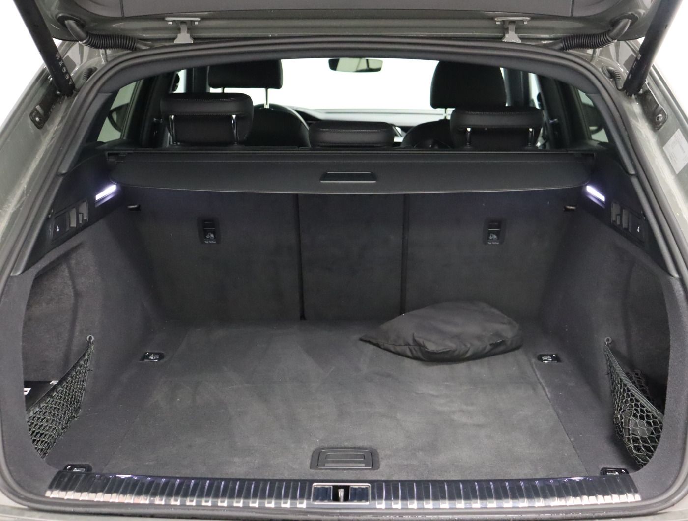 Fahrzeugabbildung Audi Q8 e-tron 55 quattro advanced |Matrix|Luft|LED