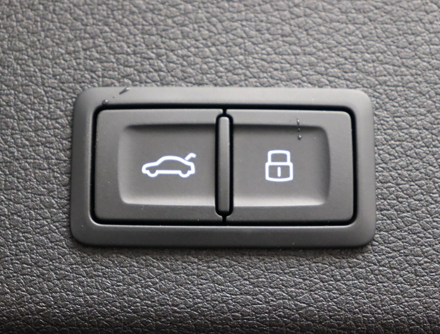 Fahrzeugabbildung Audi Q8 e-tron 55 quattro advanced |Matrix|Luft|LED
