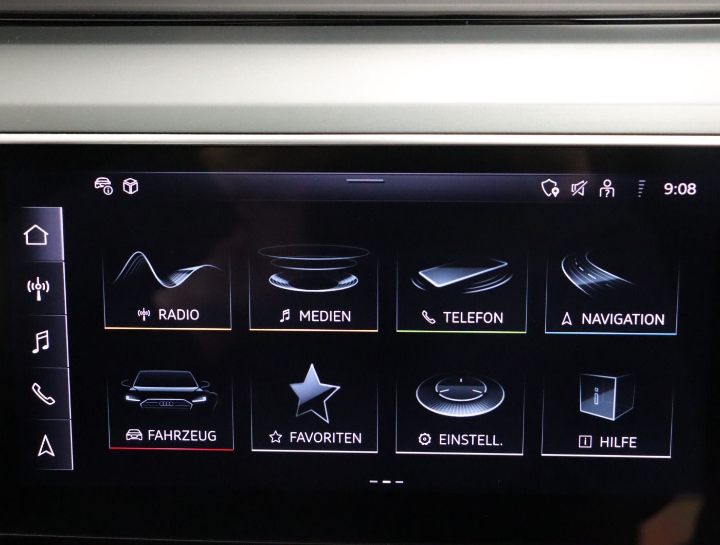 Fahrzeugabbildung Audi Q8 e-tron 55 quattro advanced |Matrix|Luft|LED
