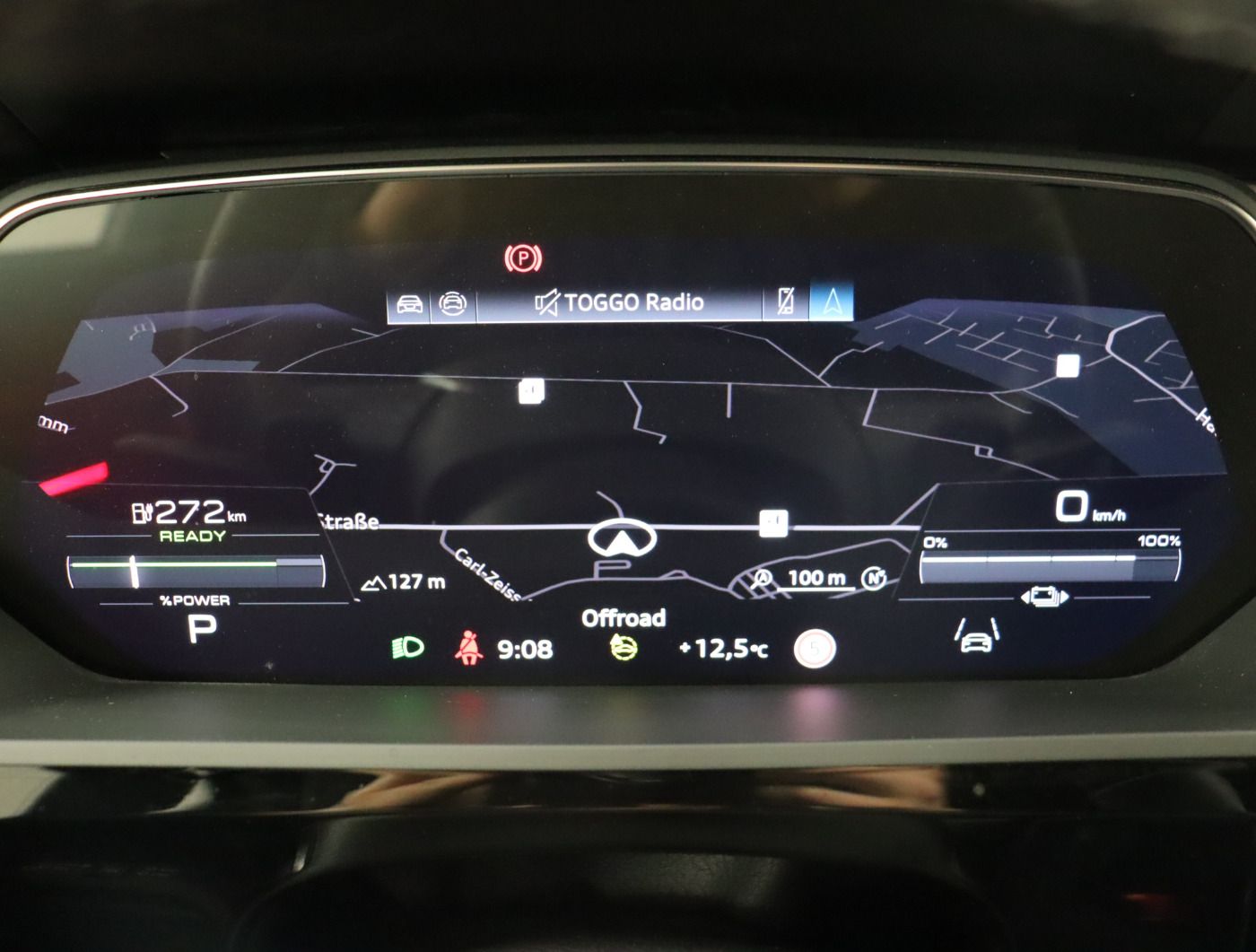 Fahrzeugabbildung Audi Q8 e-tron 55 quattro advanced |Matrix|Luft|LED