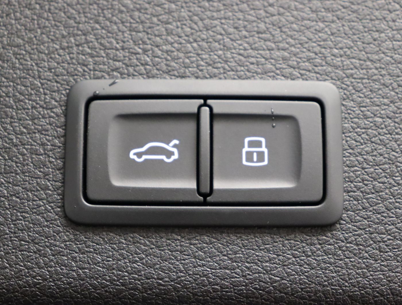 Fahrzeugabbildung Audi Q8 e-tron 55 quattro advanced |Matrix|Luft|LED