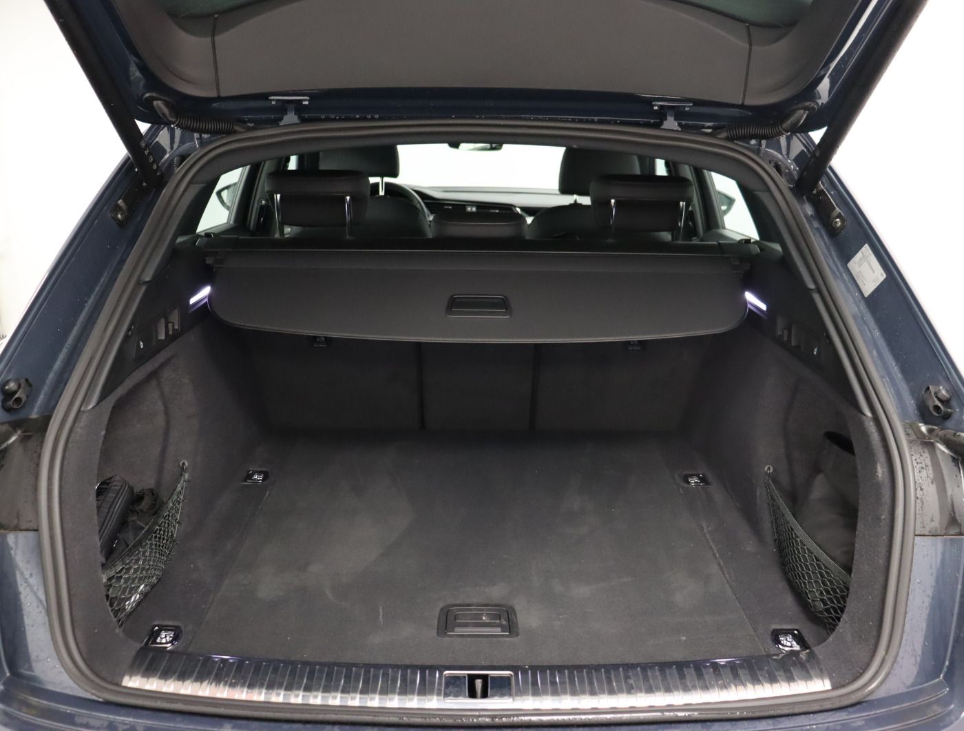 Fahrzeugabbildung Audi Q8 e-tron 55 quattro S line |Matrix|Luft|LED