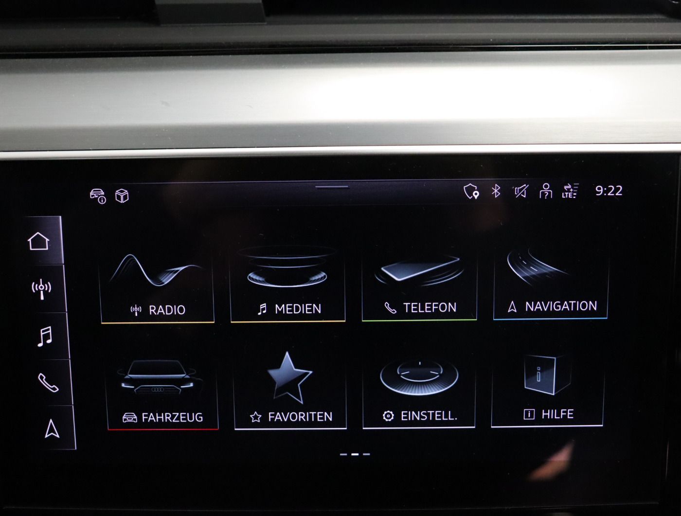 Fahrzeugabbildung Audi Q8 e-tron 55 quattro S line |Matrix|Luft|LED