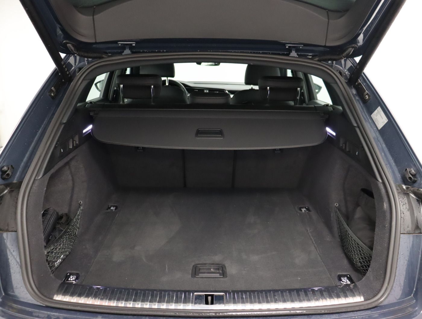 Fahrzeugabbildung Audi Q8 e-tron 55 quattro S line |Matrix|Luft|LED