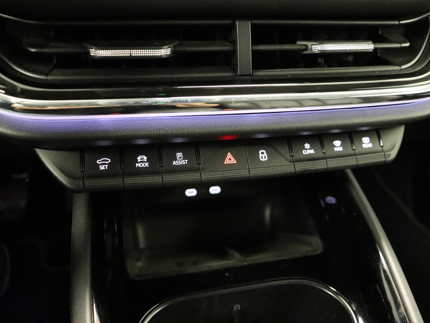 Fahrzeugabbildung SKODA Enyaq iV 80 |AHK|4xSHZ|FLA|ACC|HUD|KeyLess|Navi