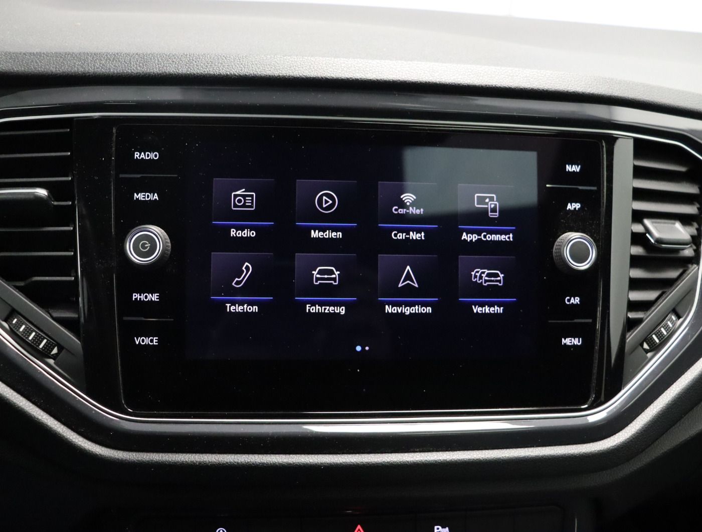 Fahrzeugabbildung Volkswagen T-ROC 2.0 TSI 4M DSG Sport R-line |ACC|SpurH|LM