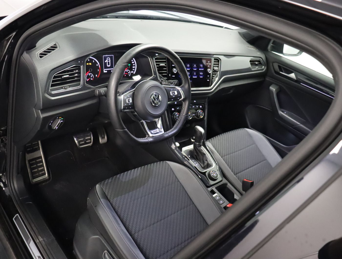 Fahrzeugabbildung Volkswagen T-ROC 2.0 TSI 4M DSG Sport R-line |ACC|SpurH|LM