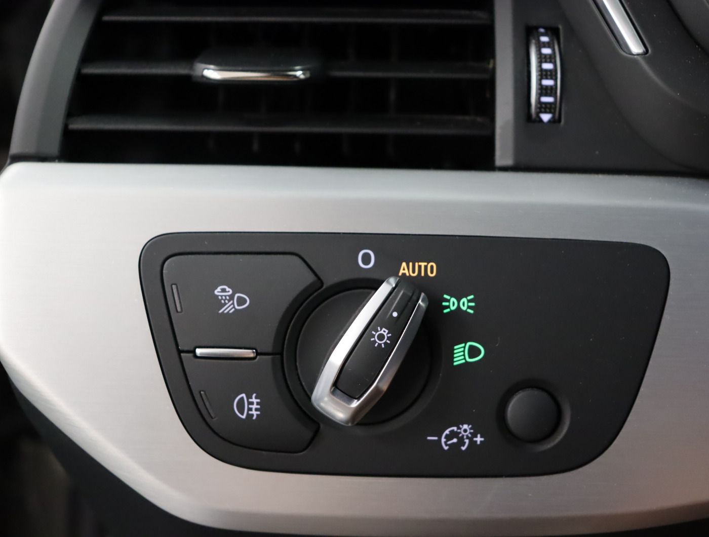 Fahrzeugabbildung Audi A4 Avant 40 TDI quattro S tronic S line |Matrix