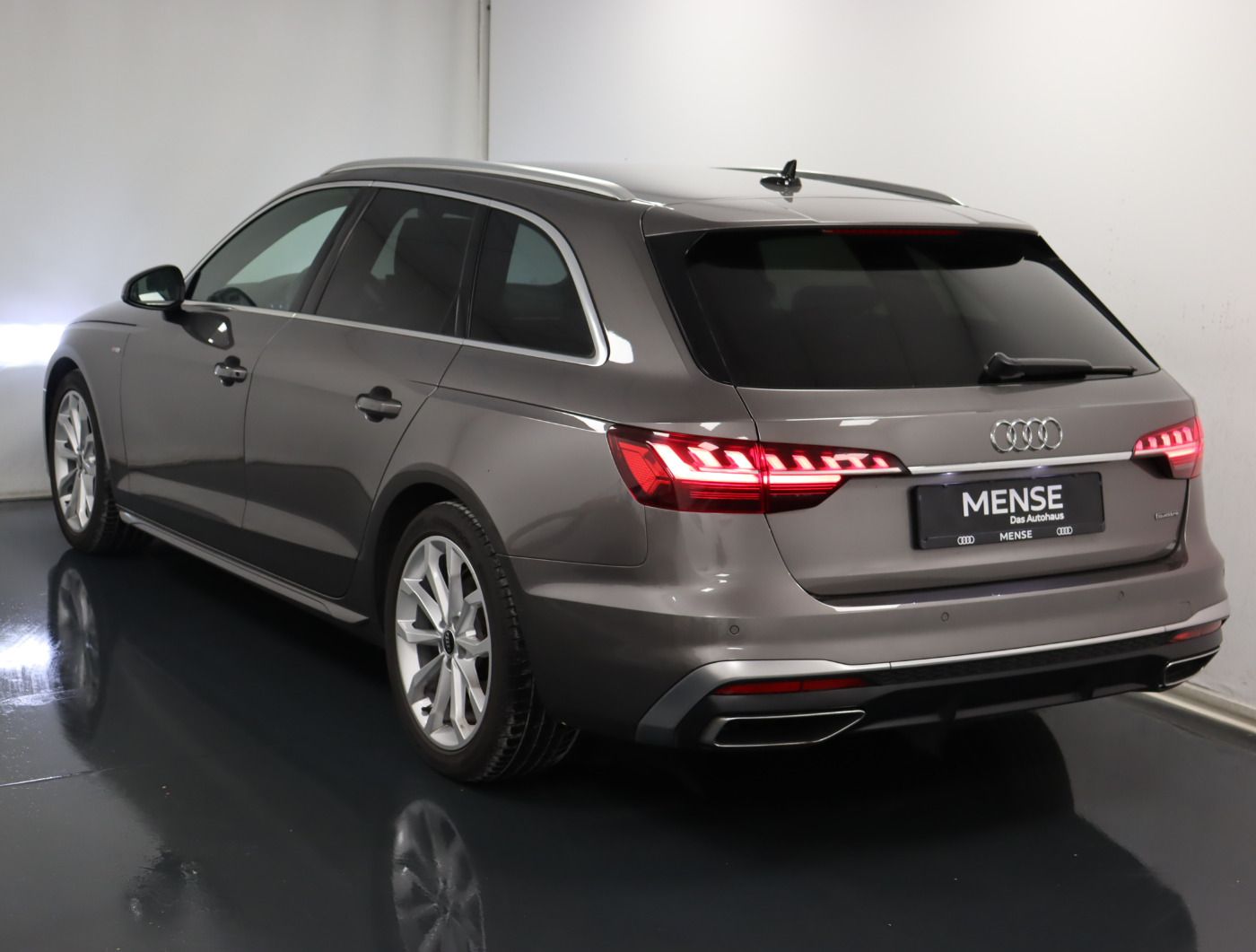 Fahrzeugabbildung Audi A4 Avant 40 TDI quattro S tronic S line |Matrix