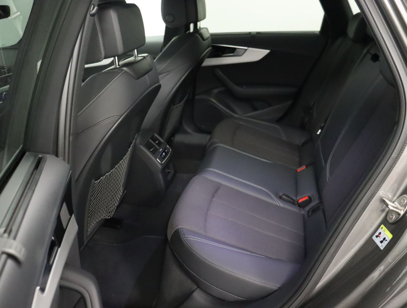 Fahrzeugabbildung Audi A4 Avant 40 TDI quattro S tronic S line |Matrix