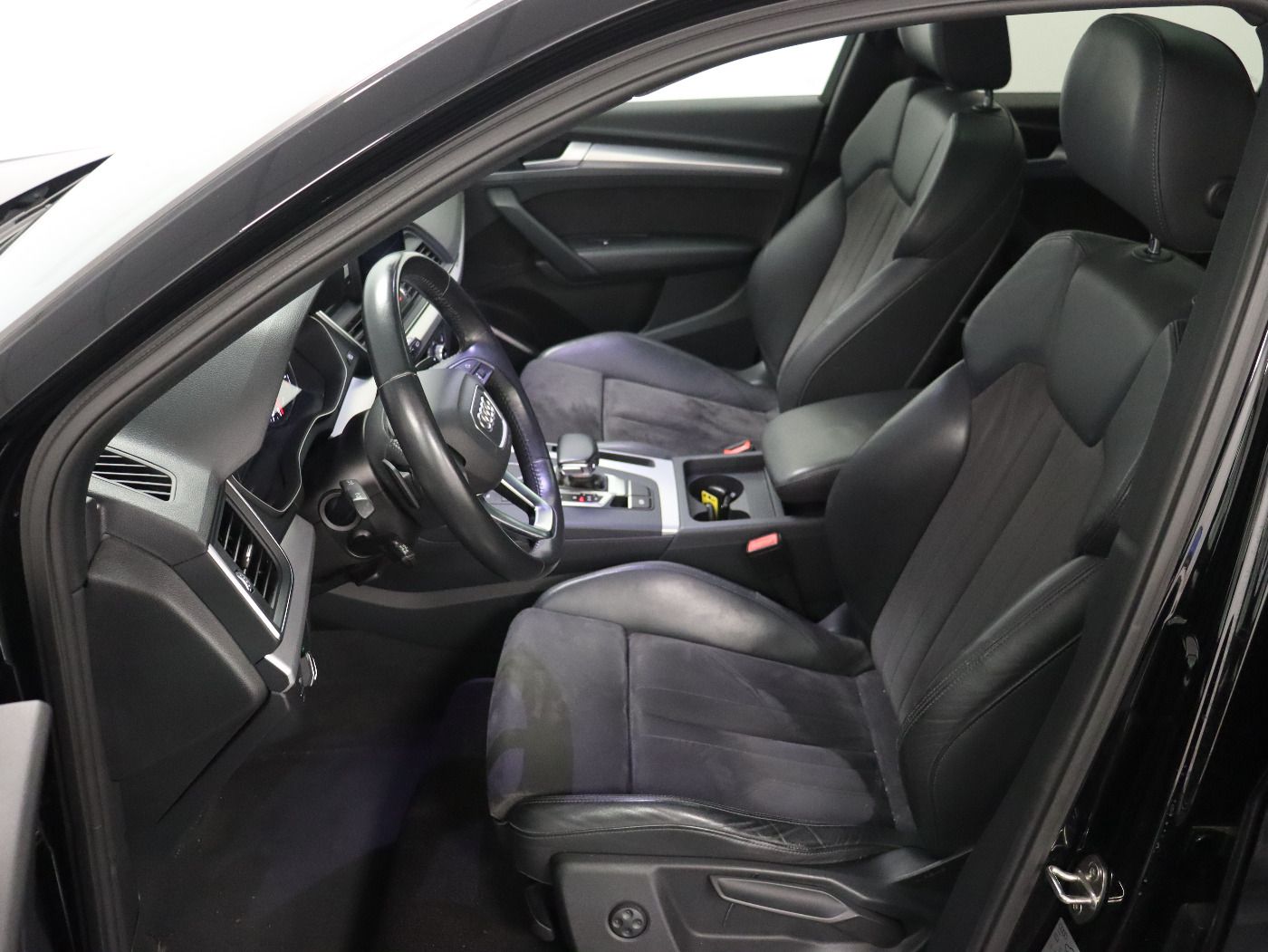 Fahrzeugabbildung Audi Q5 40 TDI quattro S tronic sport |Pano|FLA|STH
