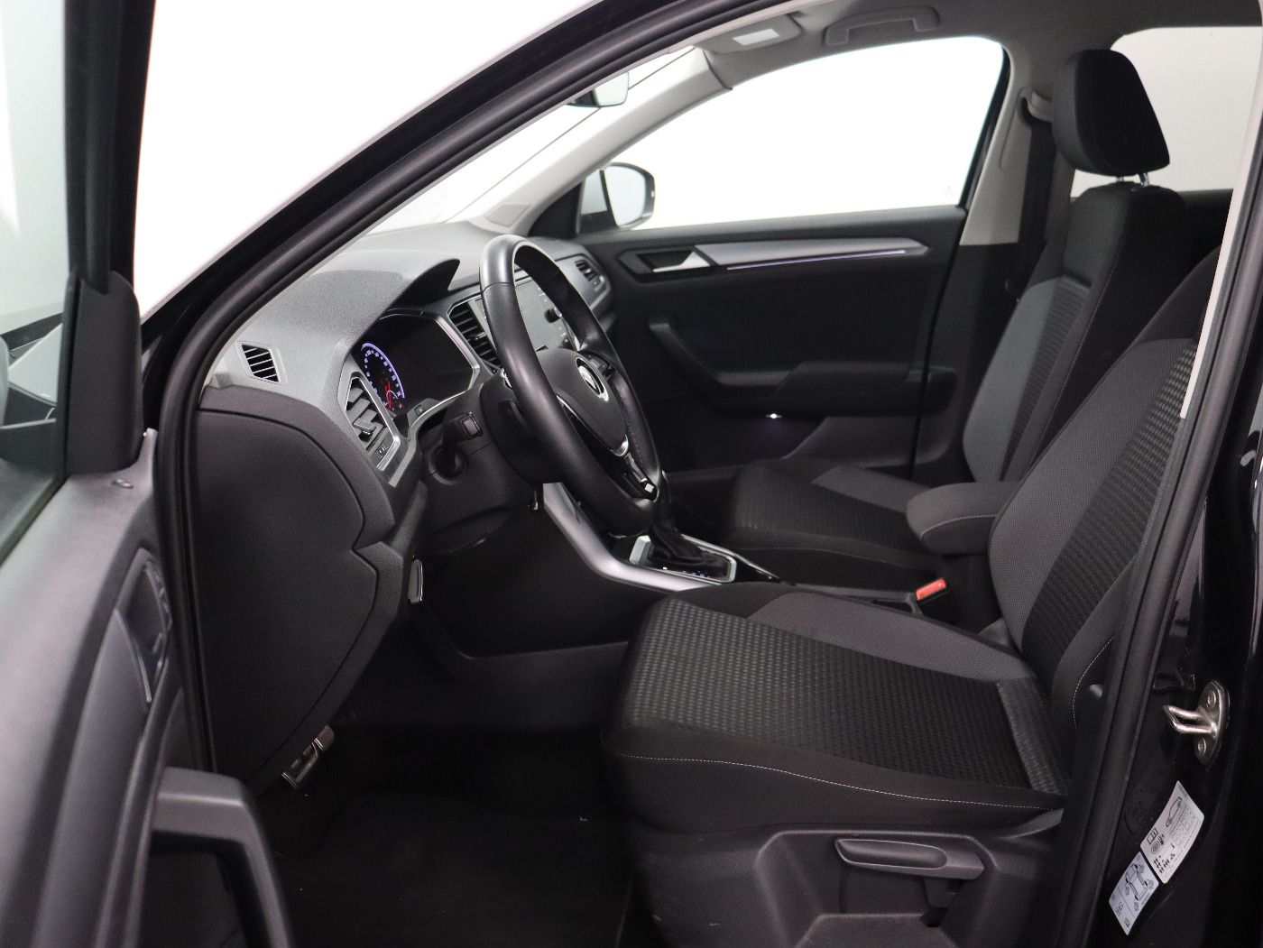 Fahrzeugabbildung Volkswagen T-Roc 1.5 TSI DSG ACTIVE |CarPlay|LM|Navi|SHZG