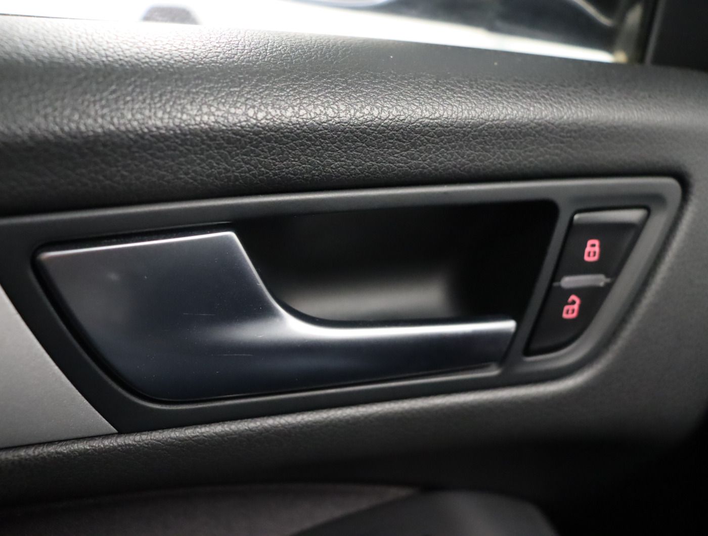 Fahrzeugabbildung Audi Q5 2.0 TDI |KlimaA|AHK|SHZG|KeyLess|LM