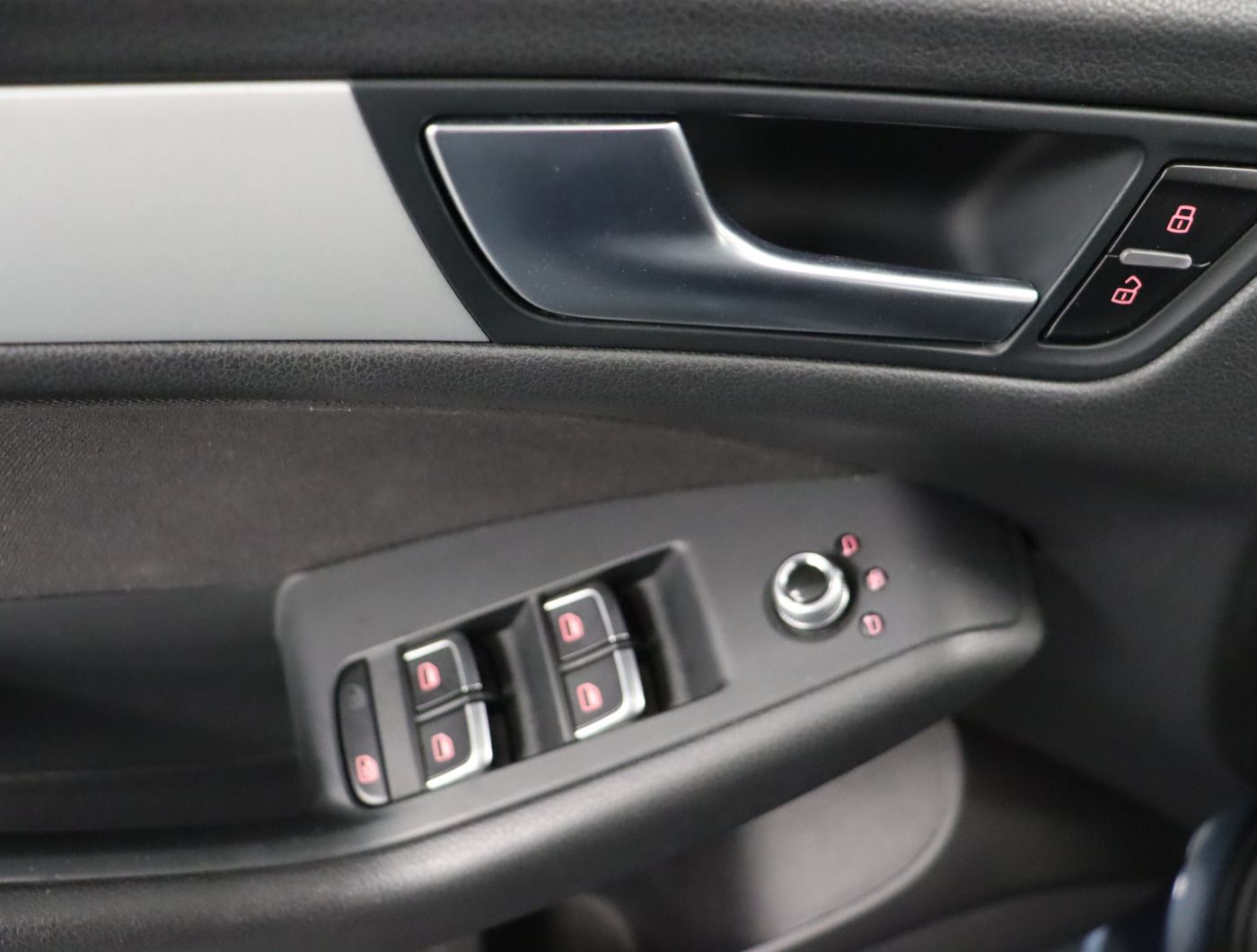 Fahrzeugabbildung Audi Q5 2.0 TDI |KlimaA|AHK|SHZG|KeyLess|LM