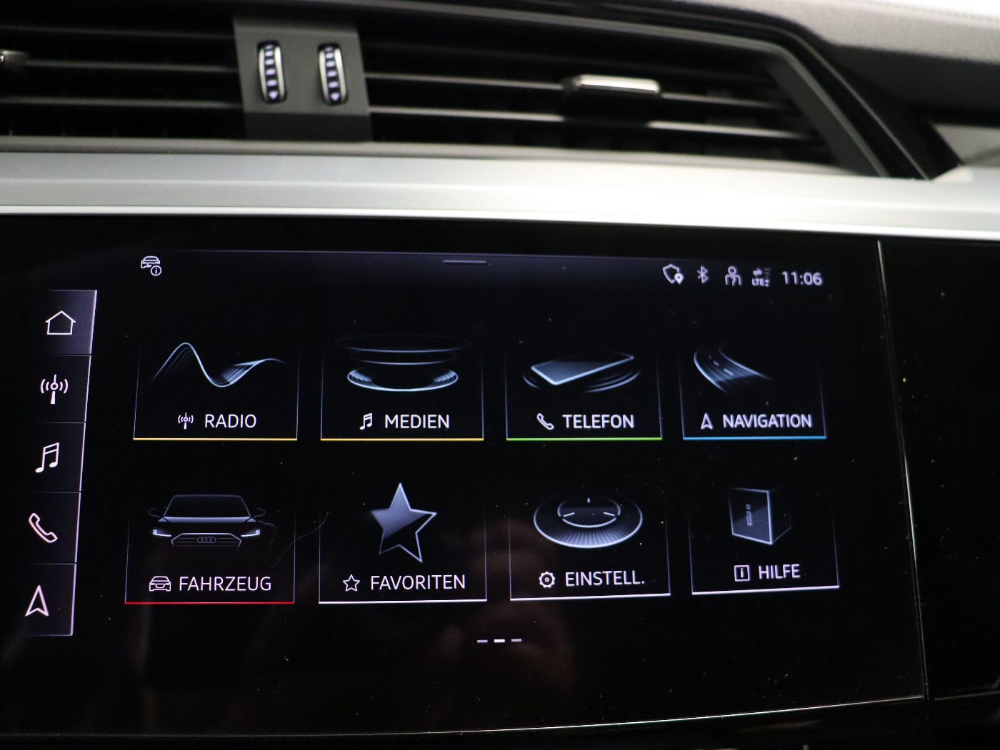 Fahrzeugabbildung Audi Q8 e-tron 55 quattro S line |Matrix|Luft|LED