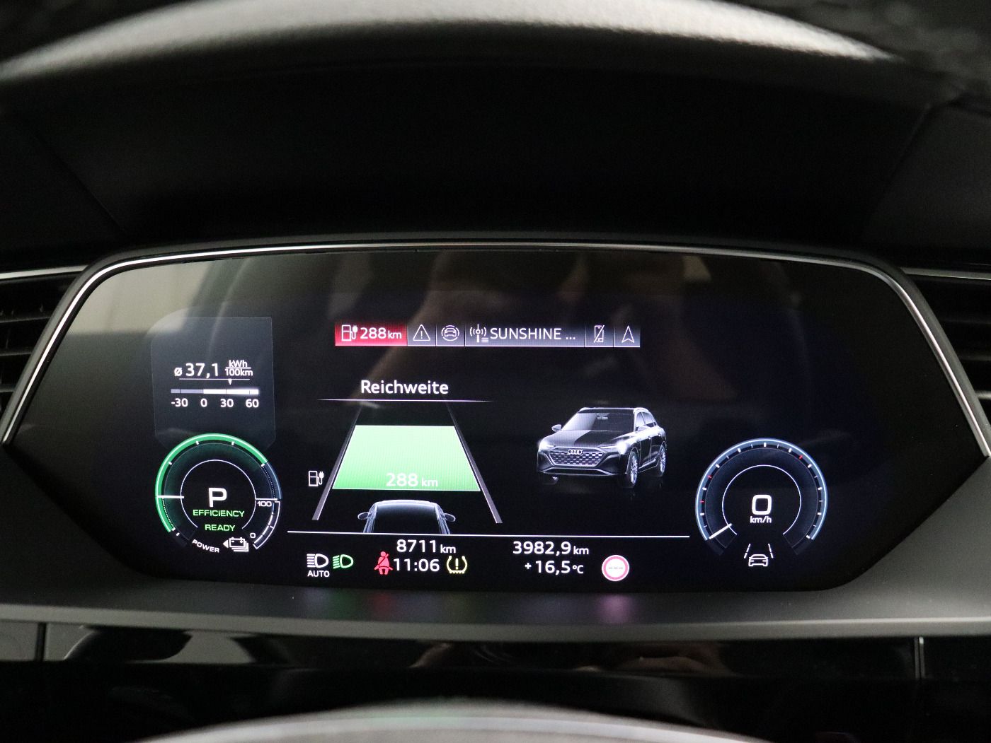 Fahrzeugabbildung Audi Q8 e-tron 55 quattro S line |Matrix|Luft|LED