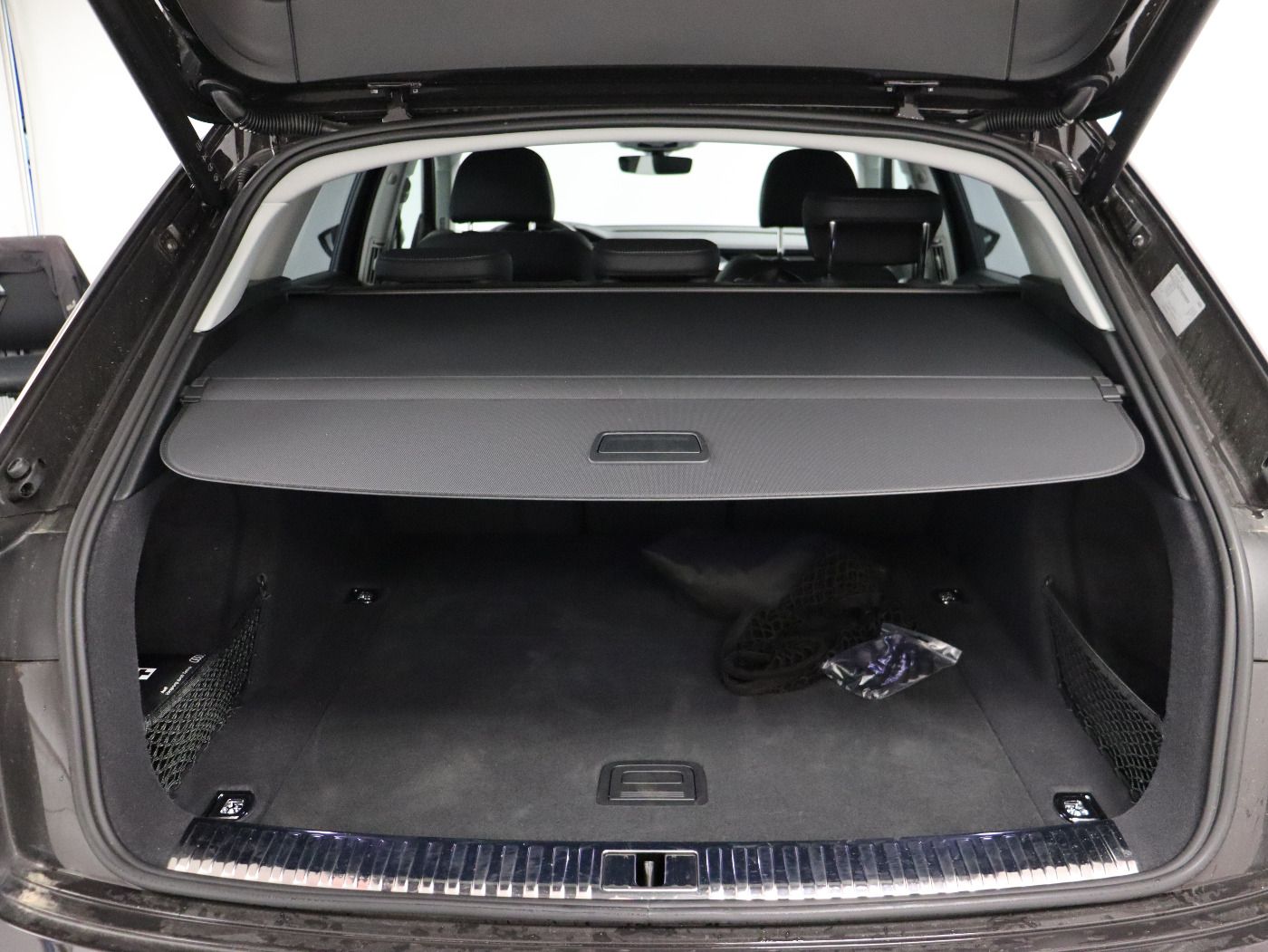 Fahrzeugabbildung Audi Q8 e-tron 55 quattro S line |Matrix|Luft|LED