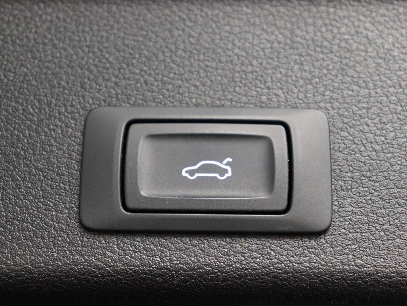 Fahrzeugabbildung Audi A4 Avant 40 TDI quattro S tronic S line |Matrix