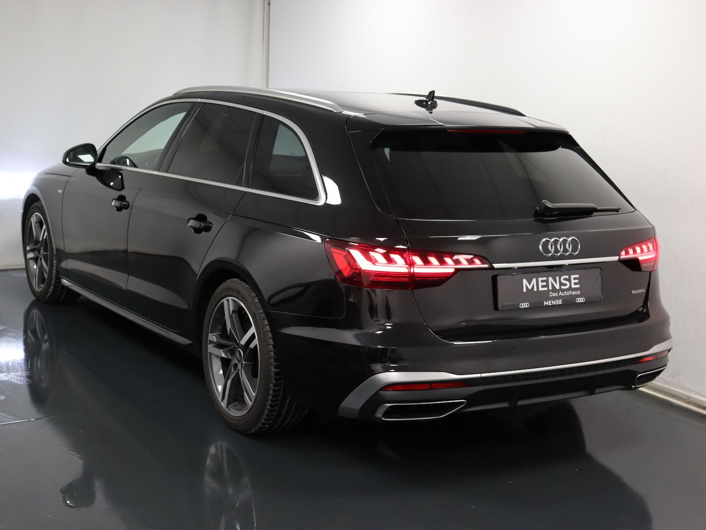 Fahrzeugabbildung Audi A4 Avant 40 TDI quattro S tronic S line |Matrix