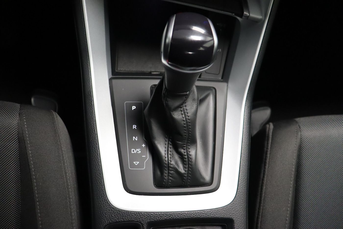 Fahrzeugabbildung Audi Q3 45 TFSI e S tronic |CarPlay|SpurH|AkustikGlas