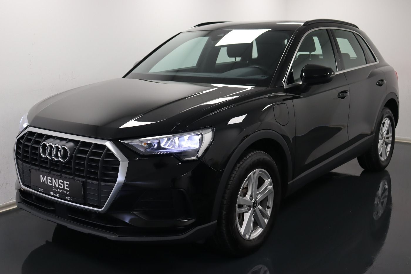 Fahrzeugabbildung Audi Q3 45 TFSI e S tronic |CarPlay|SpurH|AkustikGlas
