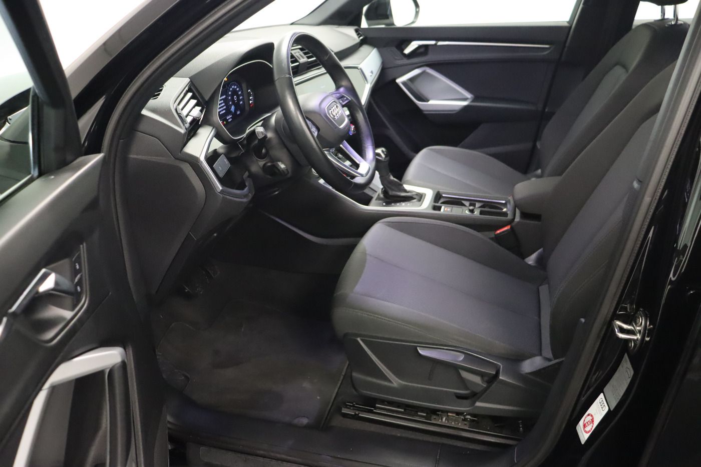 Fahrzeugabbildung Audi Q3 45 TFSI e S tronic |CarPlay|SpurH|AkustikGlas
