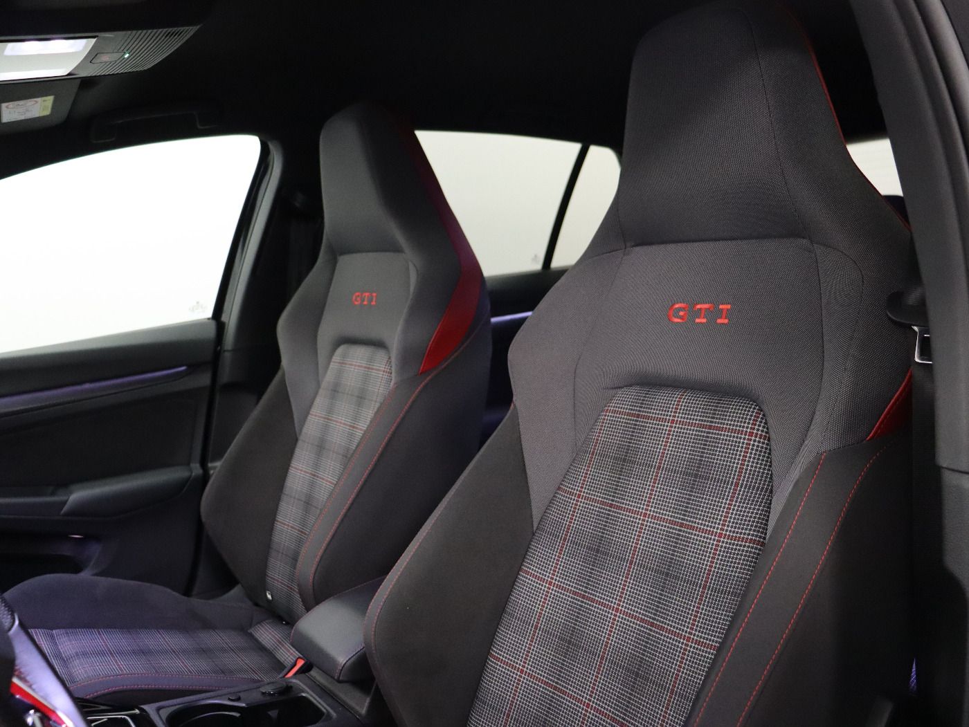 Fahrzeugabbildung Volkswagen Golf VIII 2.0 TSI OPF DSG |VirtualCP|CarPlay|LED