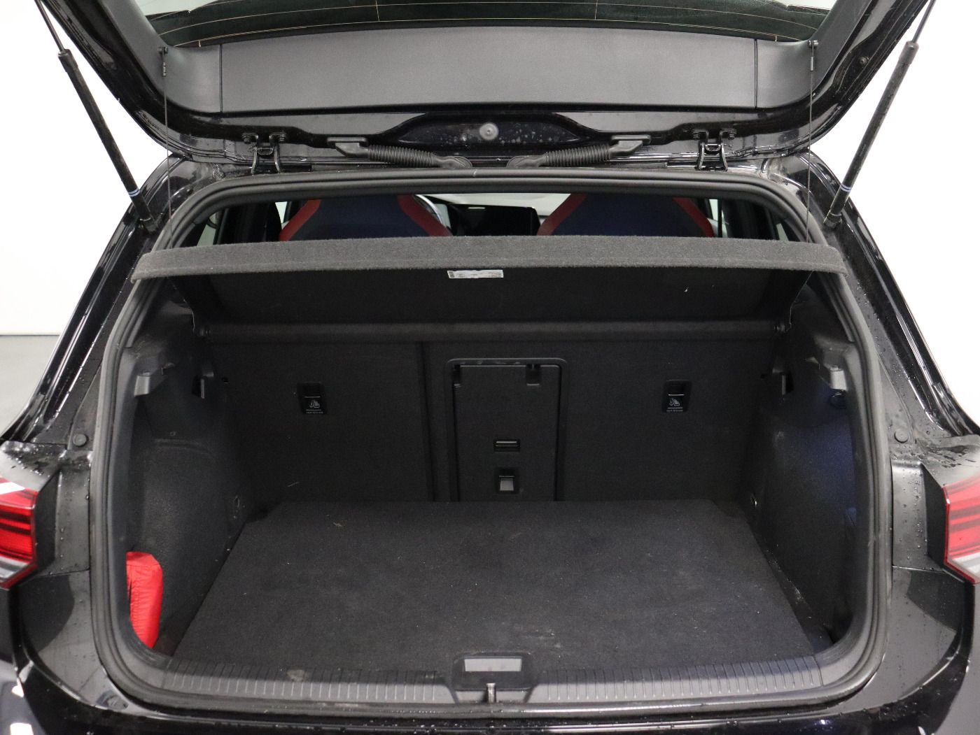 Fahrzeugabbildung Volkswagen Golf VIII 2.0 TSI OPF DSG |VirtualCP|CarPlay|LED