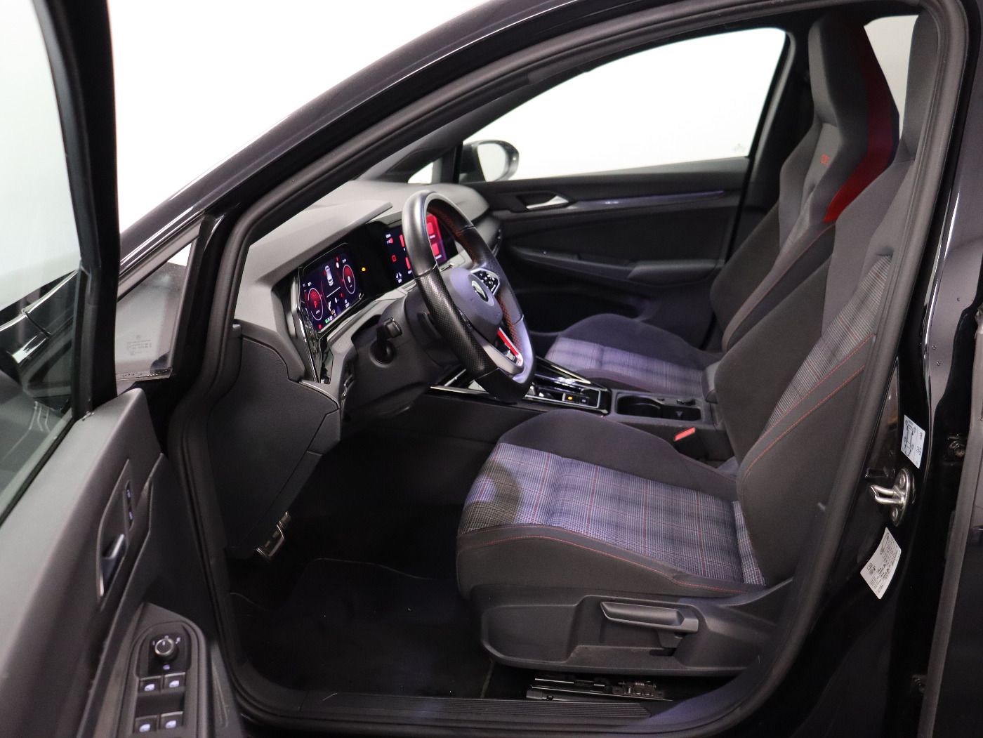 Fahrzeugabbildung Volkswagen Golf VIII 2.0 TSI OPF DSG |VirtualCP|CarPlay|LED