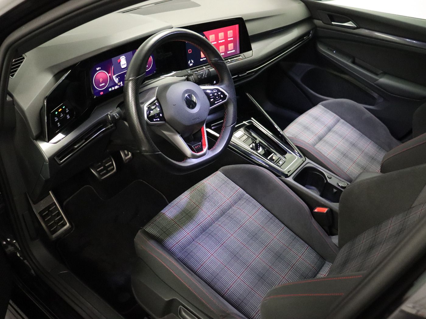 Fahrzeugabbildung Volkswagen Golf VIII 2.0 TSI OPF DSG |VirtualCP|CarPlay|LED