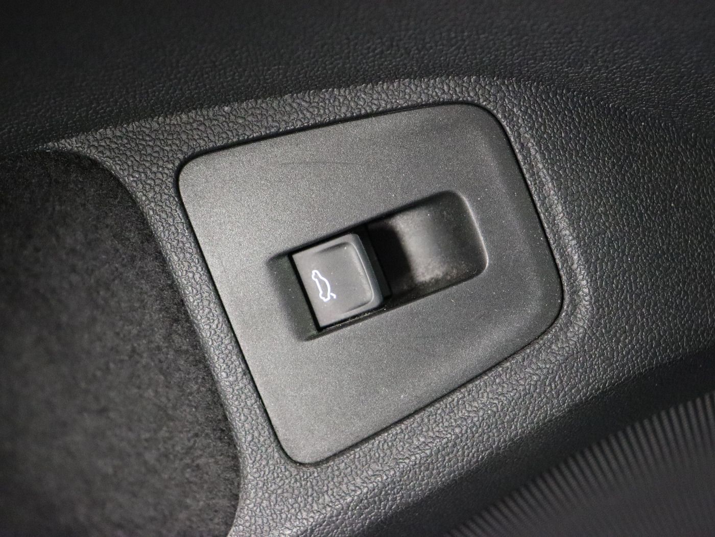 Fahrzeugabbildung Volkswagen Tiguan 2.0 TDI 4MOTION DSG Elegance |AHK|Matrix