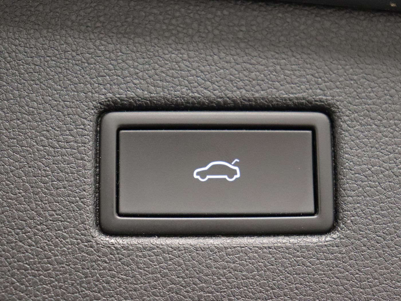 Fahrzeugabbildung Volkswagen Tiguan 2.0 TDI 4MOTION DSG Elegance |AHK|Matrix
