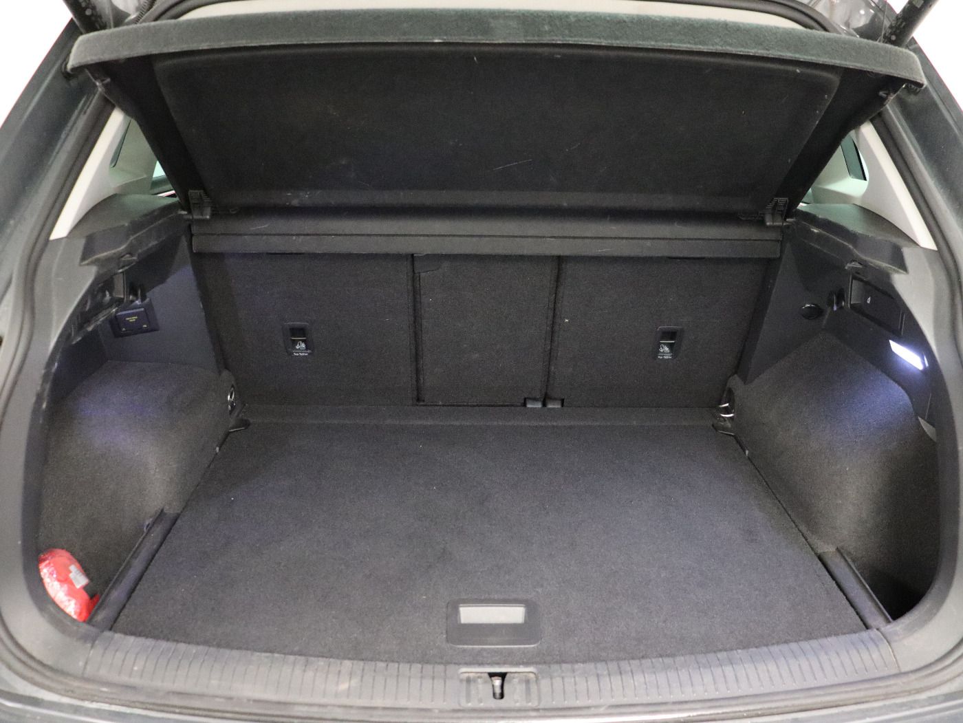 Fahrzeugabbildung Volkswagen Tiguan 2.0 TDI 4MOTION DSG Elegance |AHK|Matrix