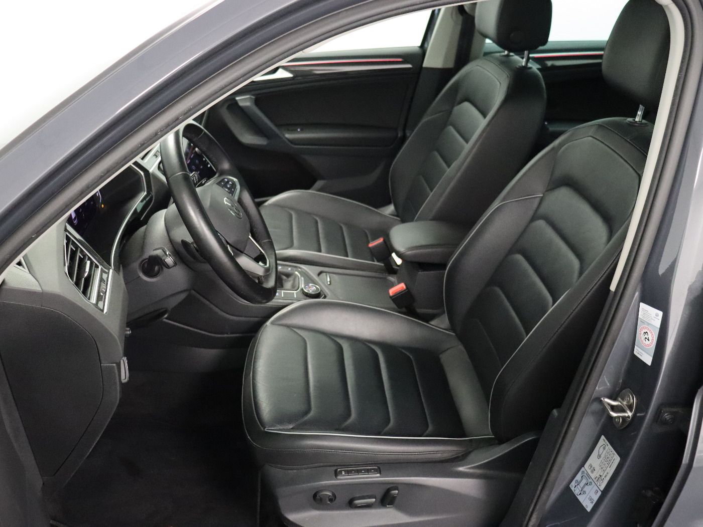 Fahrzeugabbildung Volkswagen Tiguan 2.0 TDI 4MOTION DSG Elegance |AHK|Matrix