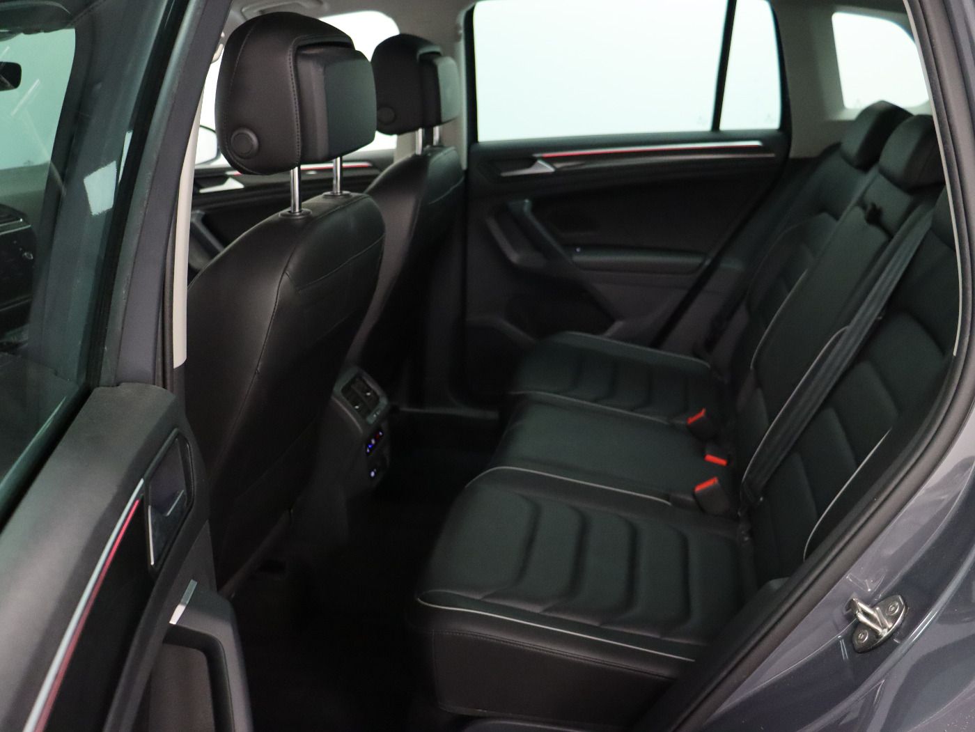 Fahrzeugabbildung Volkswagen Tiguan 2.0 TDI 4MOTION DSG Elegance |AHK|Matrix