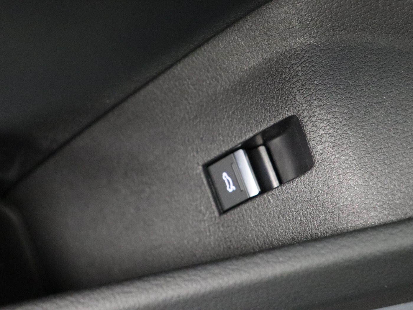 Fahrzeugabbildung Audi Q8 e-tron 55 quattro advanced |Matrix|Luft|LED